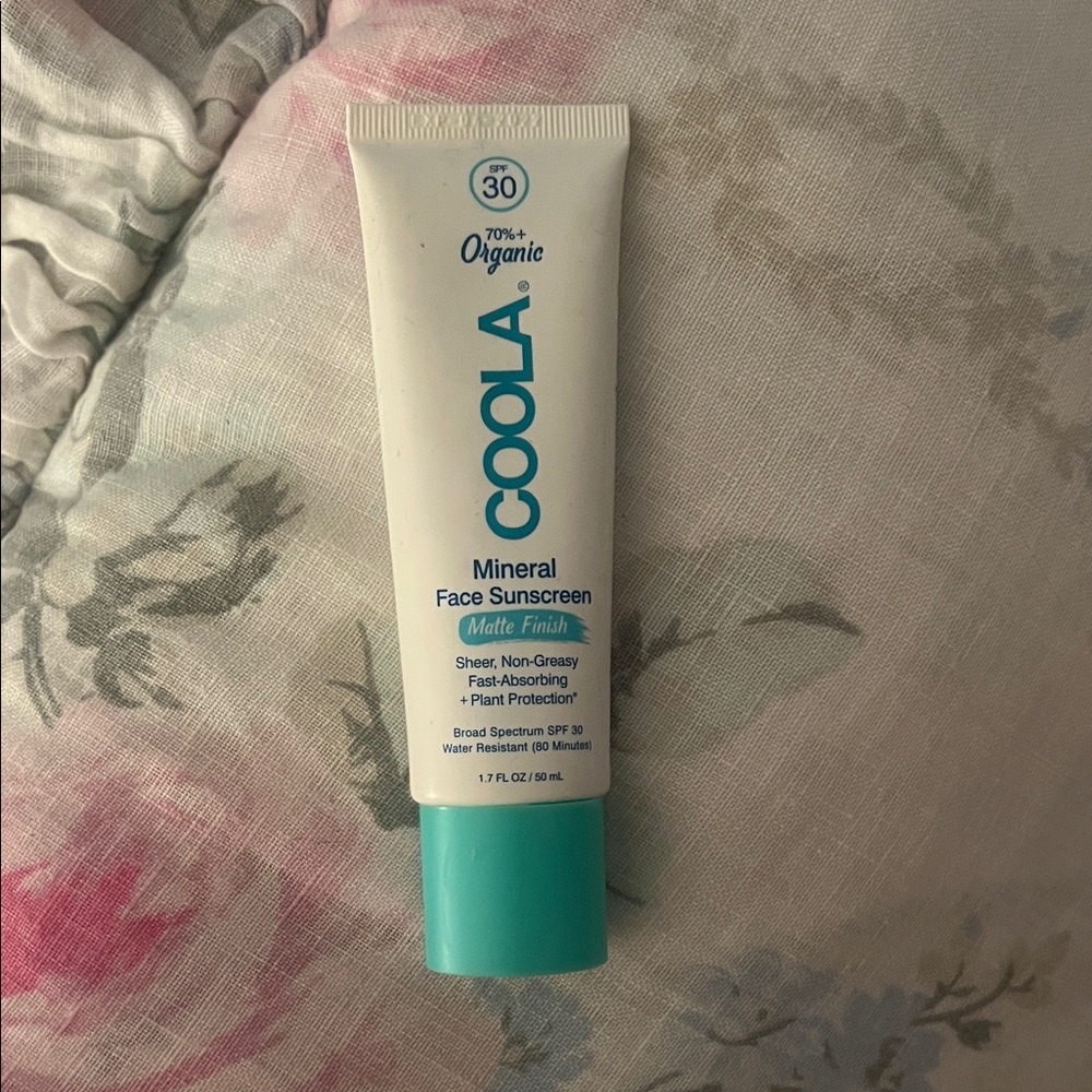COOLA Mineral Face Sunscreen SPF 30 Brand New !!!